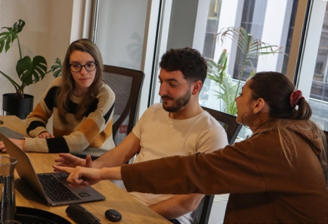 Miembro del equipo Meraki durante rodaje